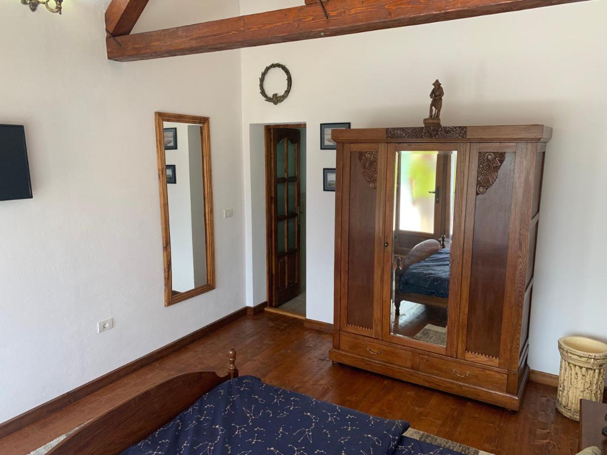 Casa Romana Ieşelniţa Екстериор снимка